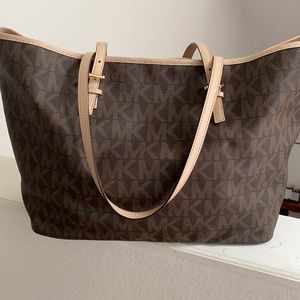 Like New Michael Kors Handbag-Large